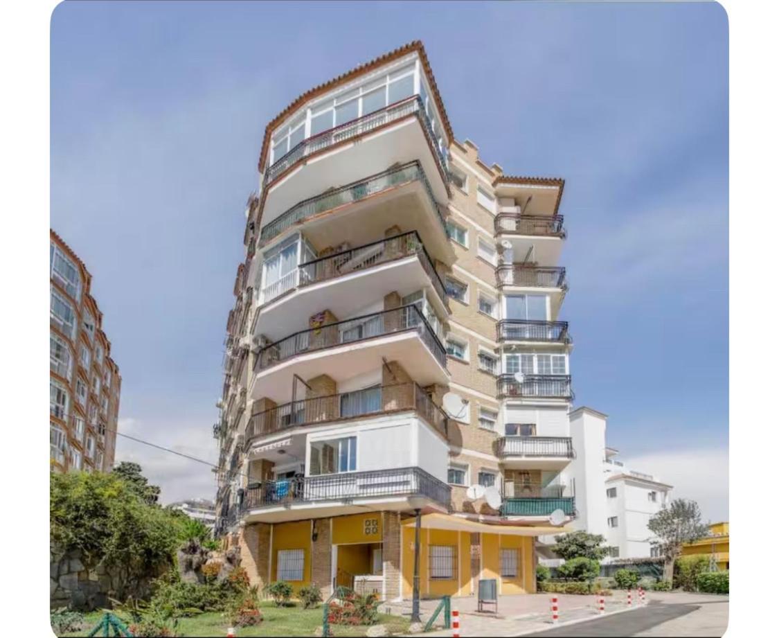 Studio With Views Next To Puerto Marina The Green Door Benalmádena Extérieur photo